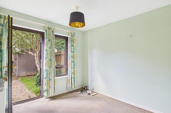 CAM02519G0-PR0332-STILL005