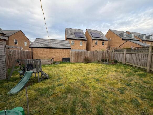 4 bed Detached for sale Image 12