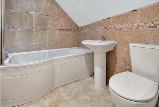 2 bed Detached for sale Image 8