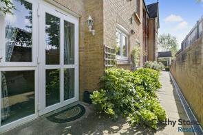 Flat 2, 44 46 Devereux Court, Snakes Lane West, Woodford Green IG8 0DF
