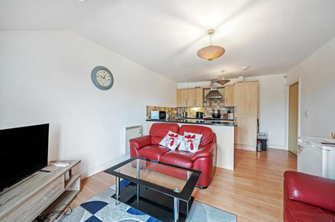2 bed Flat for sale Image 4
