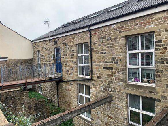 2 bed Apartment for sale Image 7