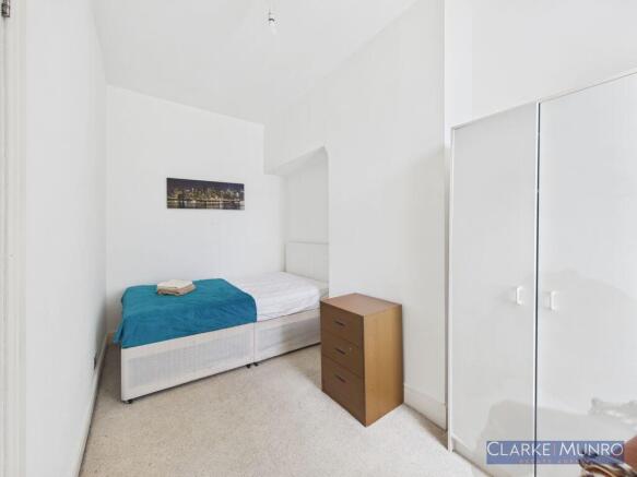 2 bed Terraced for sale Image 8