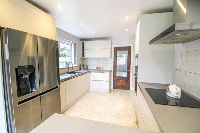 4 bed Detached for sale Image 10