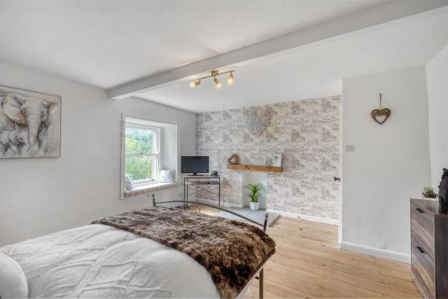 3 bed Semi-Detached for sale Image 11