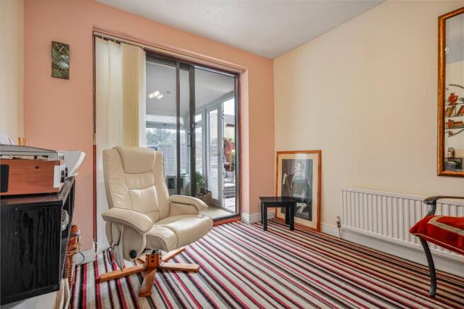 3 bed Bungalow for sale Image 4
