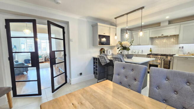 Bath Road, Thatcham, RG18 3GF photo 5