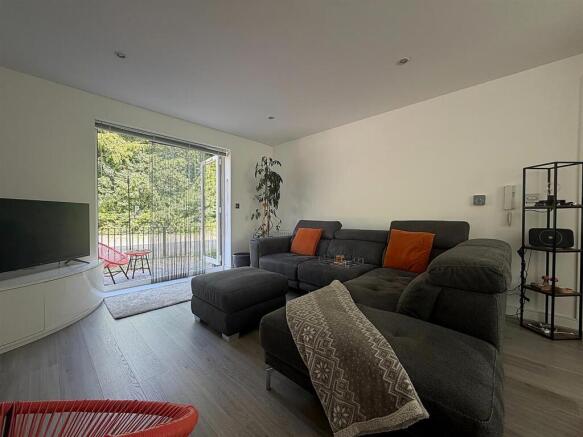Priestley Road, Stevenage photo 2