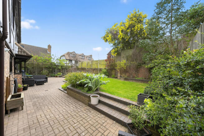 1435447-3-69c3e52...