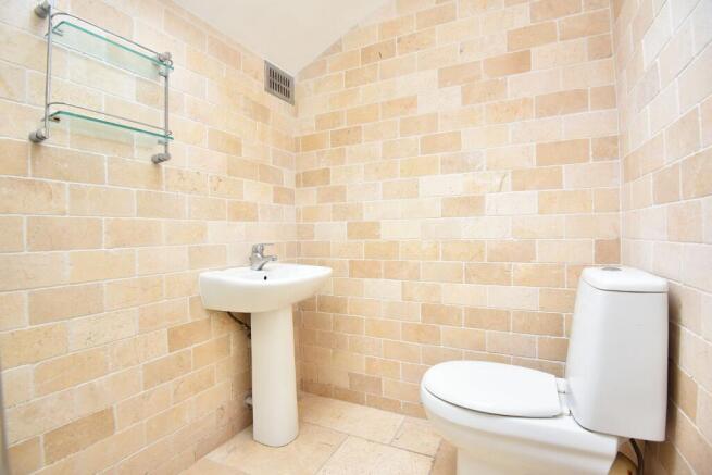 2 bed Terraced for sale Image 9