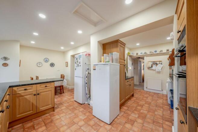 3 bed Semi-Detached for sale Image 8