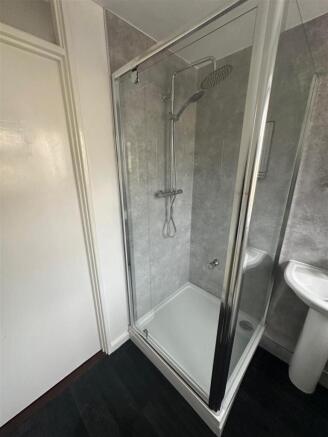 1 bed Apartment to rent Image 6