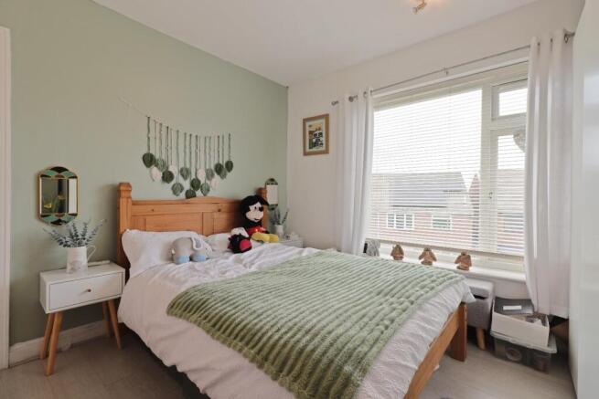 3 bed Semi-Detached for sale Image 3