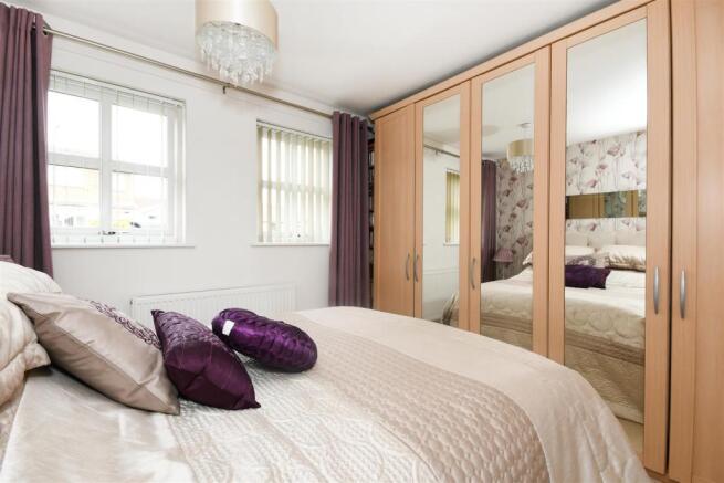 Bedroom 1 (2).jpg