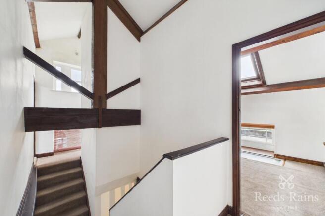 4 bed Semi-Detached for sale Image 10