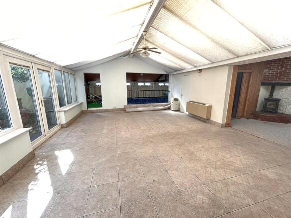 5 bed House for sale Image 4