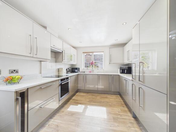 Byfield Close, Oakwood photo 4