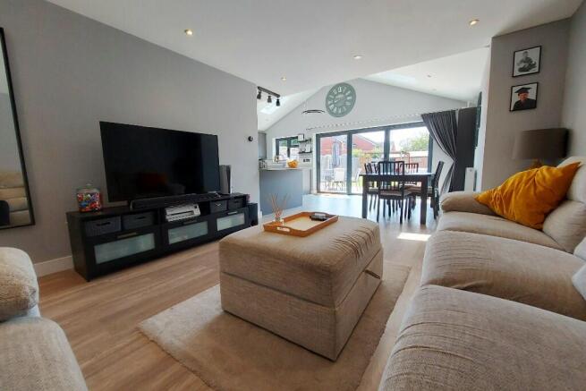 Living Room (2) 