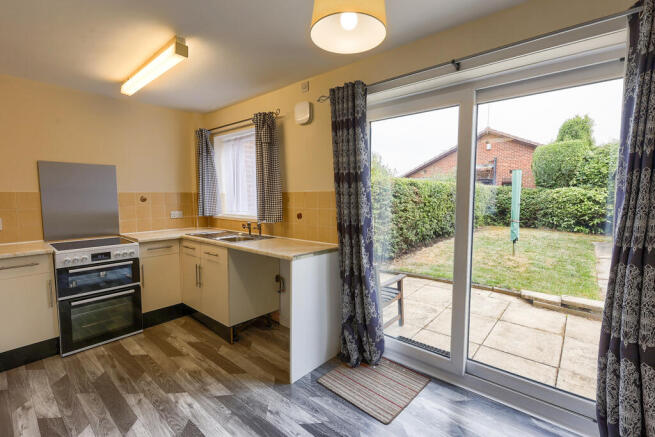 3 bed Semi-Detached to rent Image 3