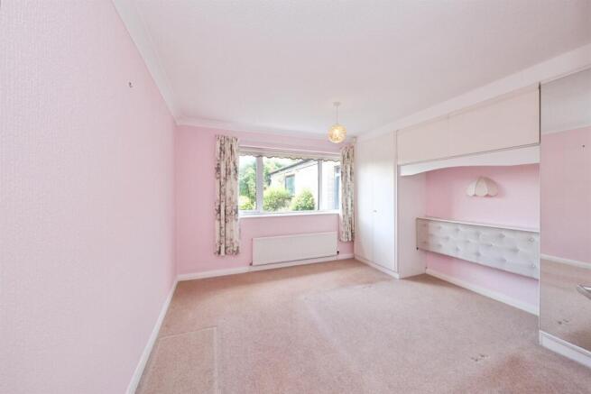 2 bed Semi-Detached Bungalow for sale Image 4