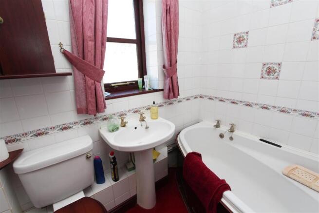 BATHROOM.jpg