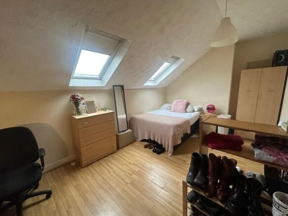 6 bed Terraced to rent Image 6