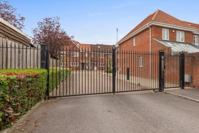 Alastair Mews, Beaconsfield, HP9 photo 4