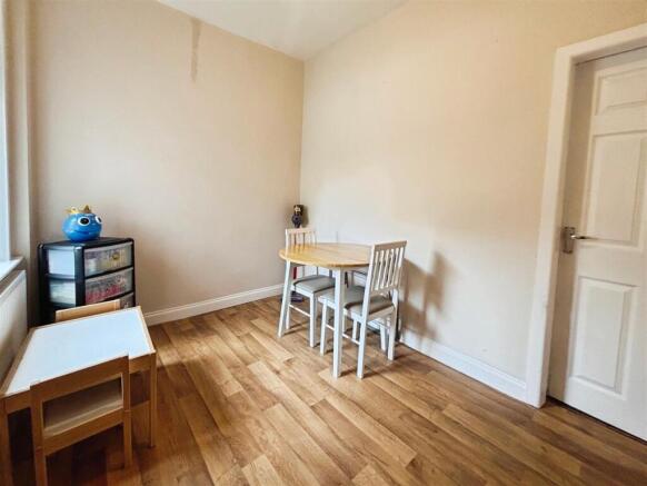 3 bed Town House for sale Image 6
