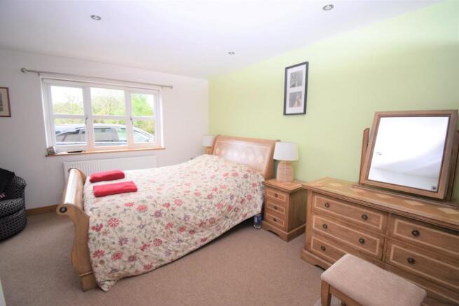 Bedroom 1.jpg