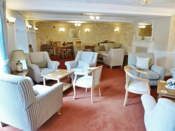 COMMUNAL LOUNGE