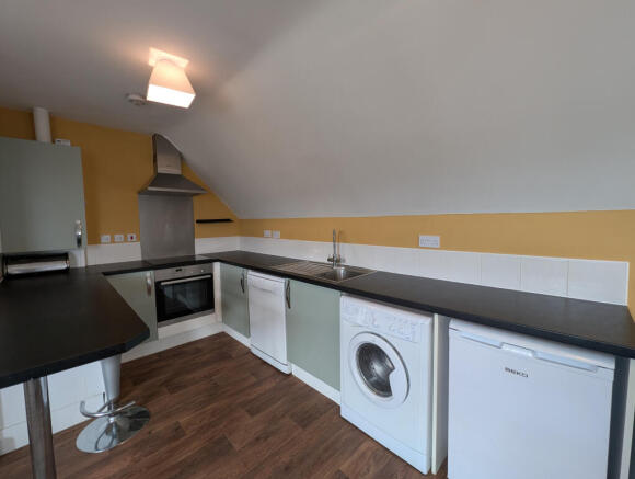 1 bed Duplex to rent Image 4