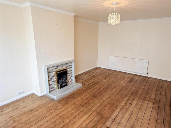 2 bed Semi-Detached Bungalow for sale Image 6