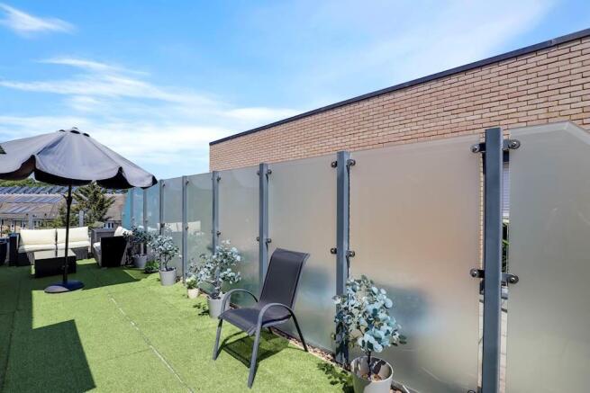 10-ad6fJHHGLL - 1...