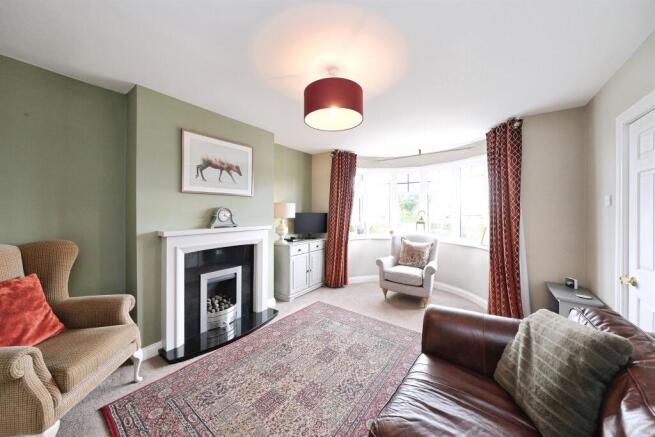 3 bed Semi-Detached for sale Image 2