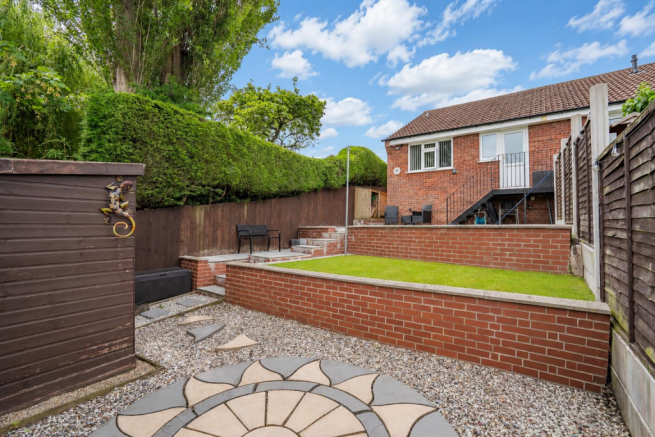 2 bed Semi-Detached Bungalow for sale Image 11
