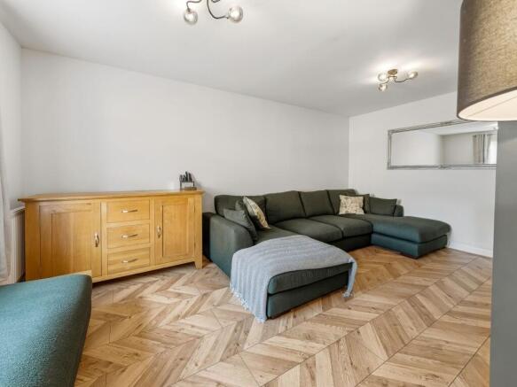 4 bed Detached for sale Image 5