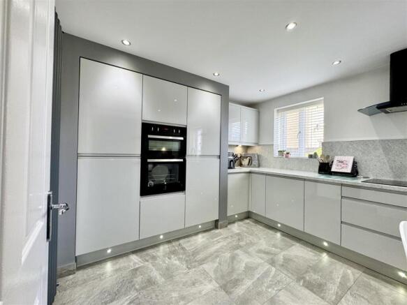 BREAKFAST KITCHEN