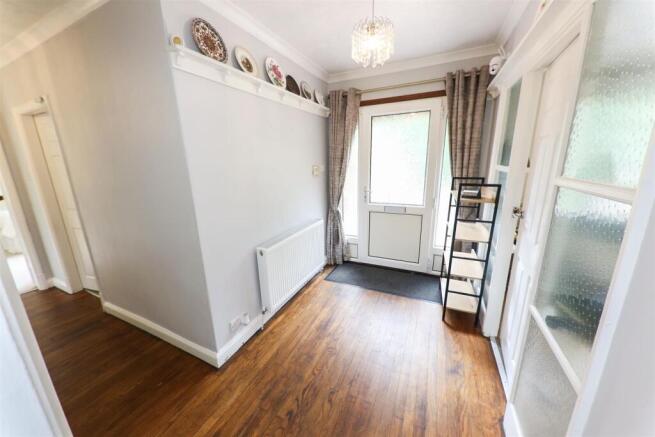 3 bed Detached Bungalow for sale Image 4