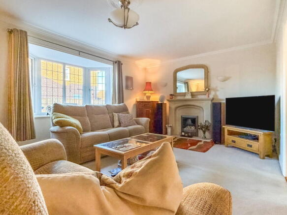 4 bed Detached for sale Image 4
