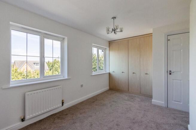 4 bed Semi-Detached for sale Image 11