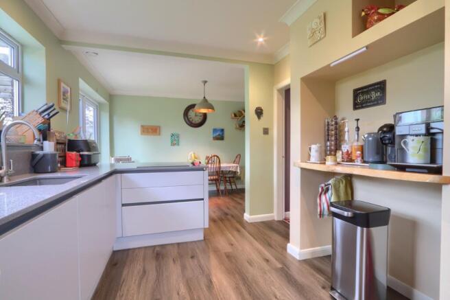 3 bed Bungalow for sale Image 6