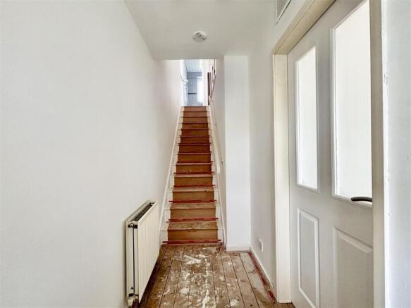 3 bed Semi-Detached for sale Image 6