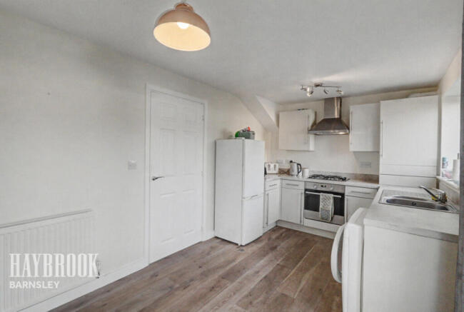 3 bed Semi-Detached for sale Image 9