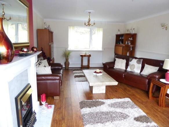 Lounge/Dining Room