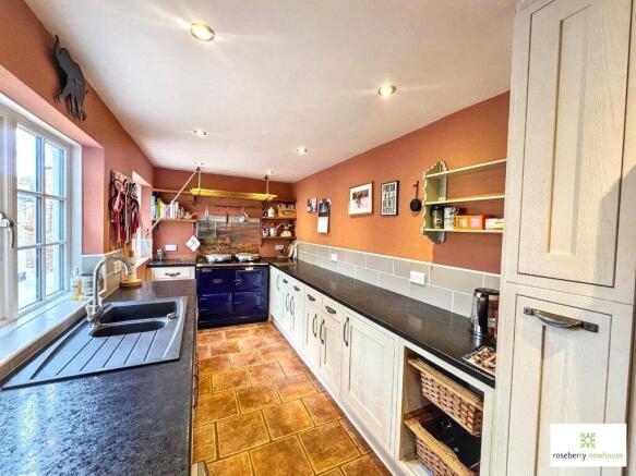 4 bed Terraced for sale Image 2