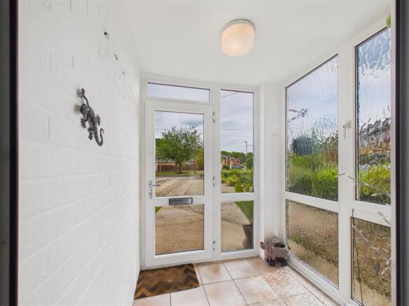 4 bed Semi-Detached for sale Image 5