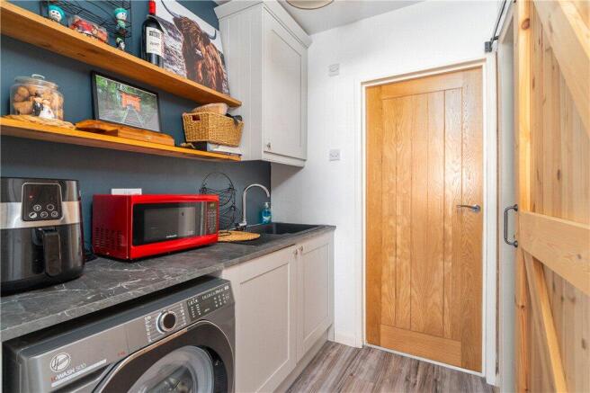 4 bed Semi-Detached for sale Image 6