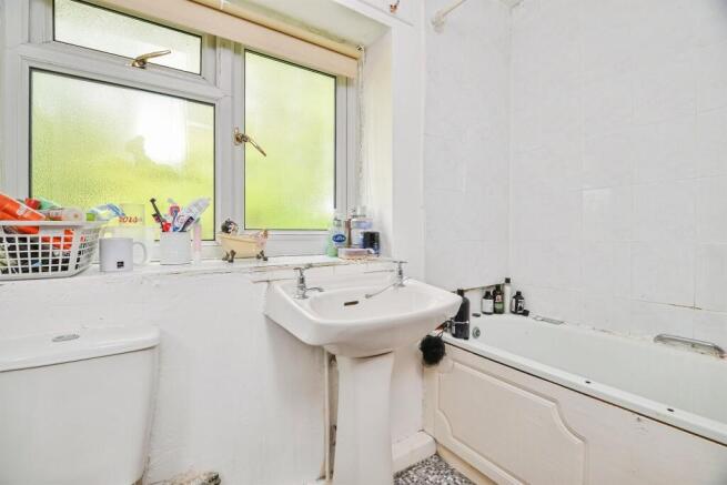 3 bed Semi-Detached for sale Image 11