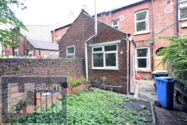 3 bed Terraced to rent Image 11