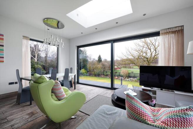 4 bed Detached for sale Image 7